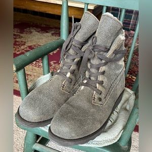 Bearpaw BearPaw Bear Paw Fur Lined Waterproof Boots Women’s Shoes 8